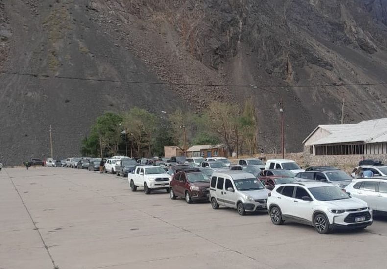 El personal del puesto de control de Punta de Vacas inició el protocolo para encapsular vehículos en el camino al Paso Internacional Los Libertadores.