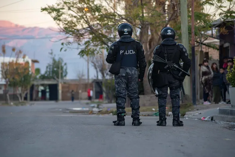 Advierten que crece la cantidad de efectivos de la Policía de Mendoza que solicita la baja de la fuerza. Advierten que crece la cantidad de efectivos de la Policía de Mendoza que solicita la baja de la fuerza.