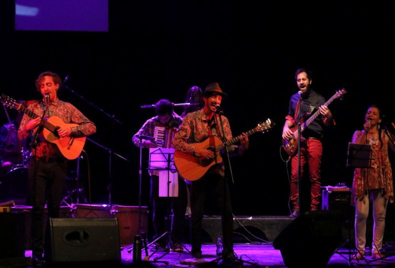 banda bigote