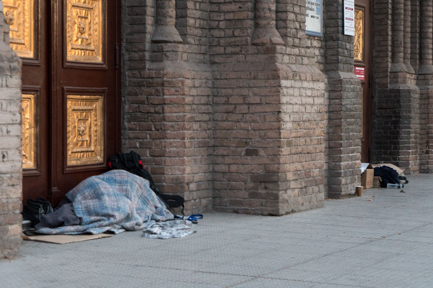 La campaña solidaria por el frío reunió abrigo y asistencia para personas en situación de calle