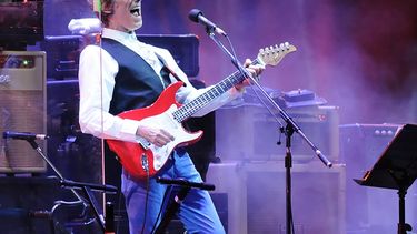 Día Nacional del Músico, en homenaje a Spinetta.