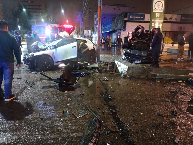 Hay personas con serias lesiones tras el accidente provocado por un joven de 20 años.