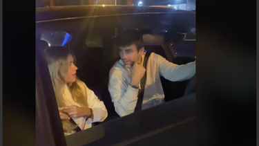 Gerard Piqué junto a su nueva novia.