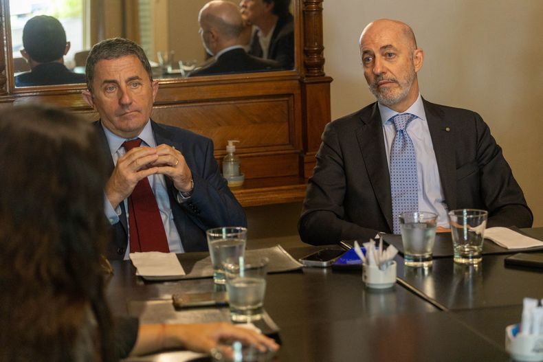 Fabrizio Nicoletti, Embajador de Italia (derecha) junto al Consul General en Mendoza,&nbsp;Giuseppe DAgosto