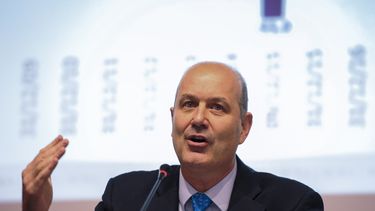 sturzenegger pego cargo: cual es su nuevo rol en el gobierno de milei