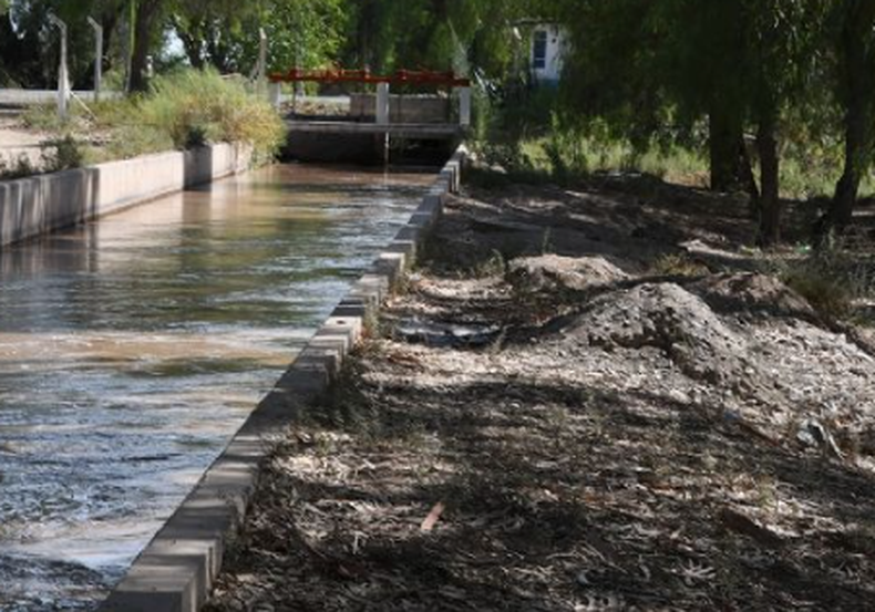 Canal de Rivadavia, donde encontraron el cuerpo sin vida del joven.