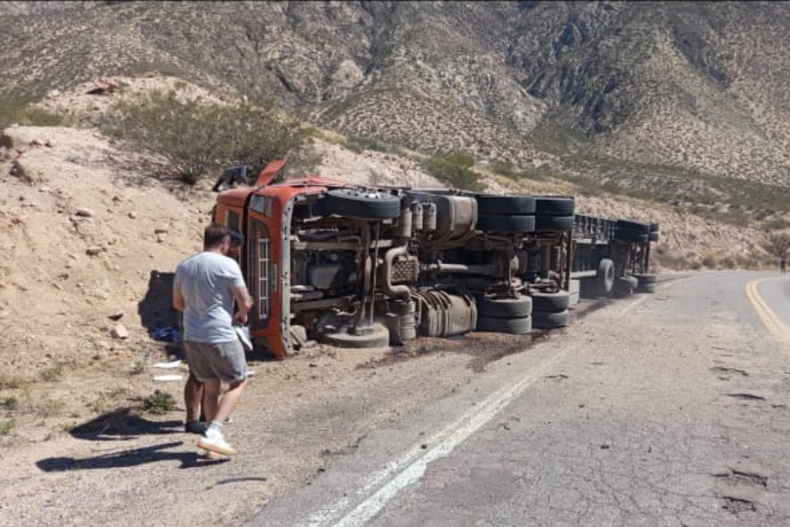 El tr&aacute;nsito permanece habilitado en alta monta&ntilde;a pero se solicita circular con precauci&oacute;n.