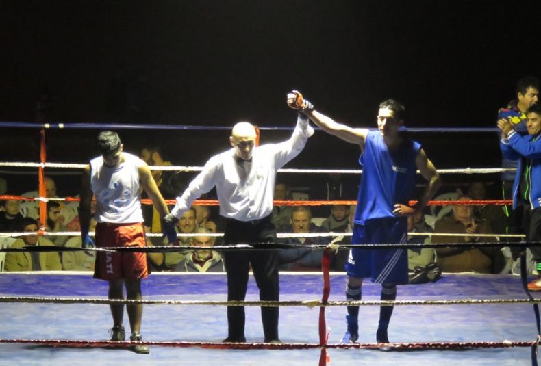 19 Luciano Ramírez ganador por puntos ante Matías Huican. Miércoles 12 06 19