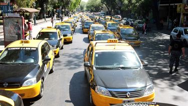 Sitio Andino | manifestación taxistas en la legislatura, seguridad, corte taxis