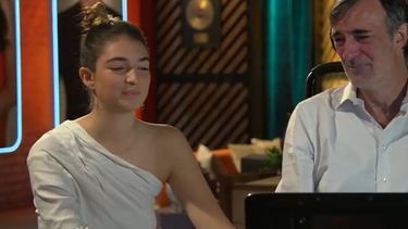 El emotivo momento de Esteban Bullrich y su hija.