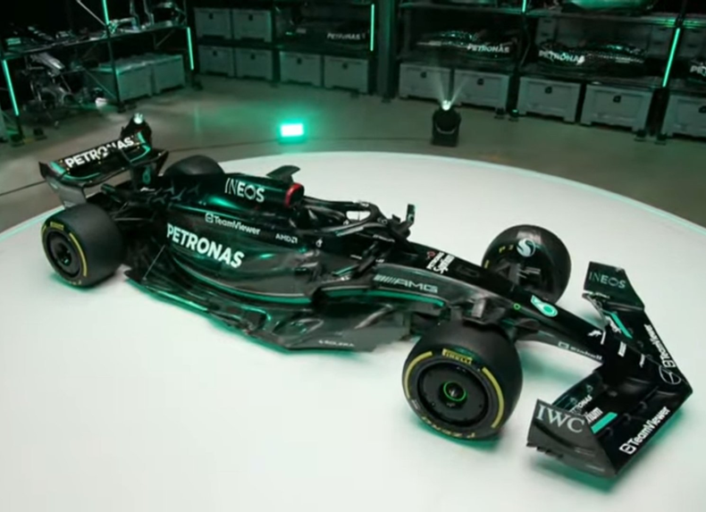 Mercedes se renueva.