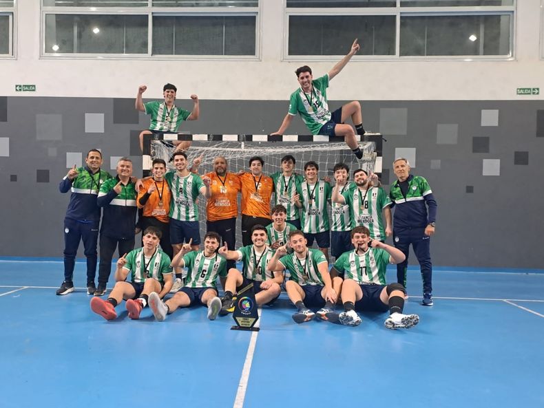 UNCuyo y Municipalidad de Maipú se repartieron los títulos del torneo Apertura de handball mendocino en el estadio Poliguay.