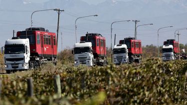 metrotranvia: llegaron a mendoza las primeras duplas que van a reforzar el servicio