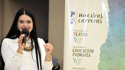 La intendenta de la Municipalidad de Santa Rosa, Flor Destéfanis, estuvo presente en el inicio del ciclo lectivo del IES 9-028.