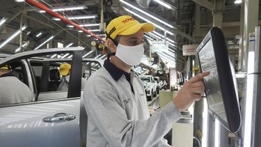 Según el Indec, la actividad económica cayó 0,8% en octubre