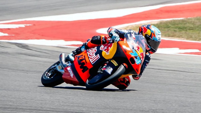 El piloto argentino Valentín Perrone estuvo a nada de ganar y terminó con un sabor amargo. &nbsp;