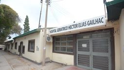 Vecinos golpearon y apuñalaron a un hombre acusado de abusar de una mujer