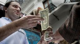 El dólar blue rompió otro récord en Mendoza. Y también se hizo sentir en precios y disponibilidad de productos