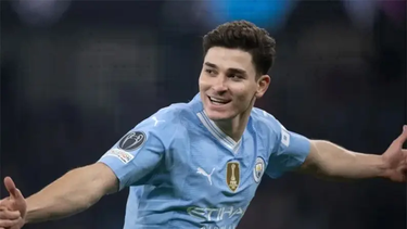 Julián Álvarez podría irse al fútbol del Chelsea.