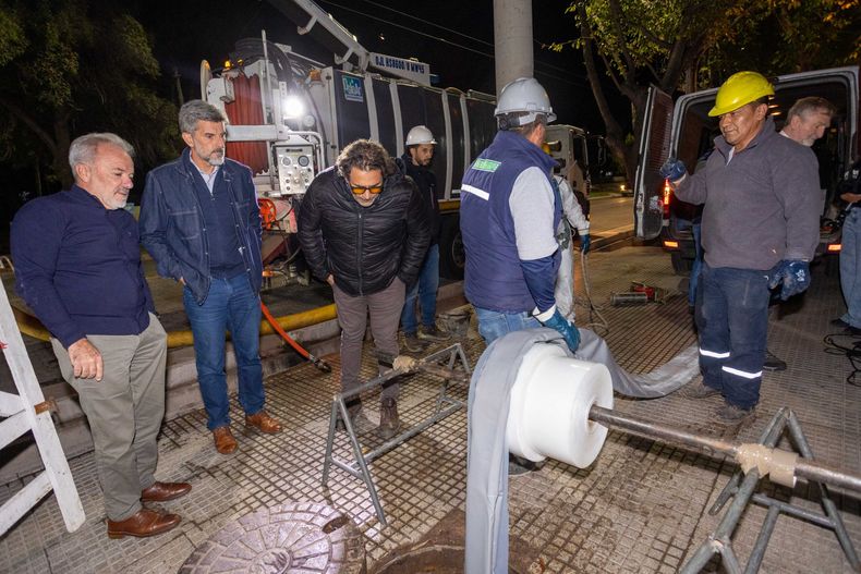 El intendente Ulpiano Suarez junto al presidente de Aysam, Humberto Mingorance.