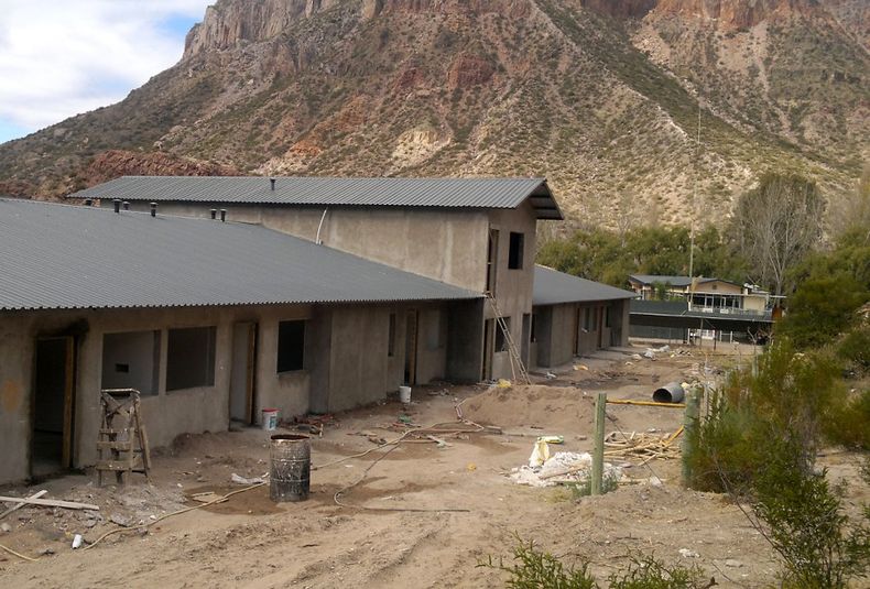 san rafael construcción hotel en terreno riesgoso