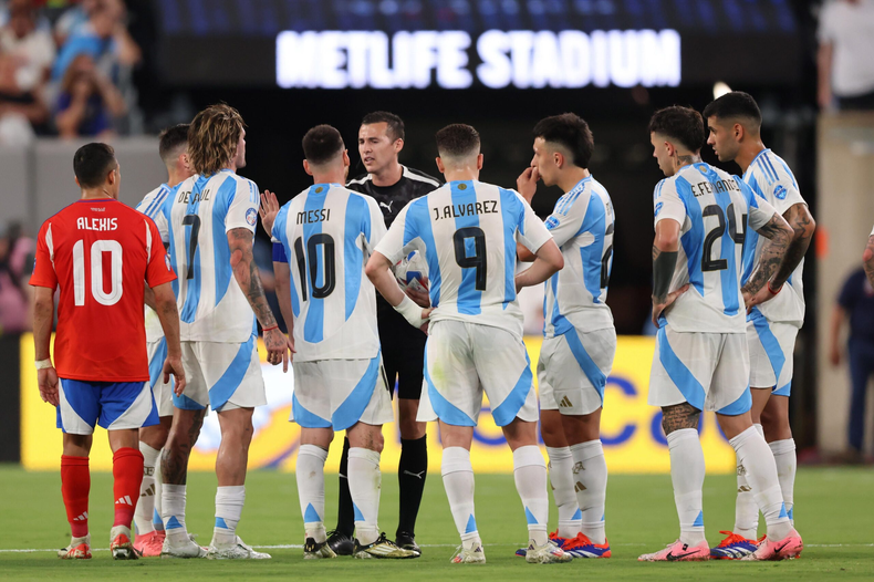 Matone ya estuvo en el duelo de la Copa América ante Chile.