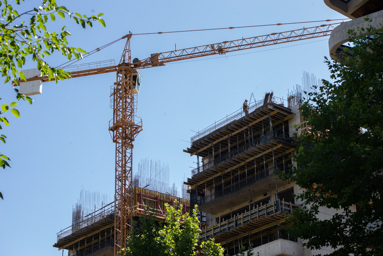 El sector de la construcción sobrevive con obras privadas y poca esperanza a futuro