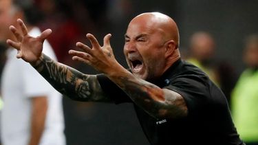 jorge sampaoli y otro escandalo en brasil: perdio el control y rompio todo