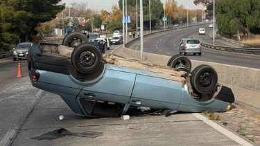 Milagro en Costanera: así quedó el vehículo tras el impactante accidente Milagro en Costanera: así quedó el vehículo tras el impactante accidente