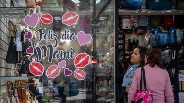 Día de la Madre en el centro mendocino: precios y promos para comprar ropa, joyas y productos de belleza
