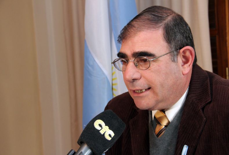 El Comisario Carlos Mugneco confirmó el fallecimiento del joven, y afirmó que investigan el móvil del ataque.