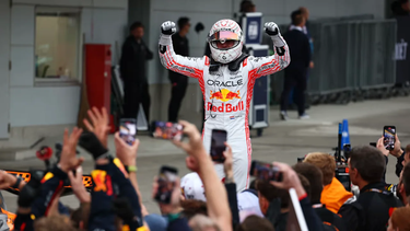 Verstappen ganó en Japón y quedó a un punto del líder: el campeonato arde.