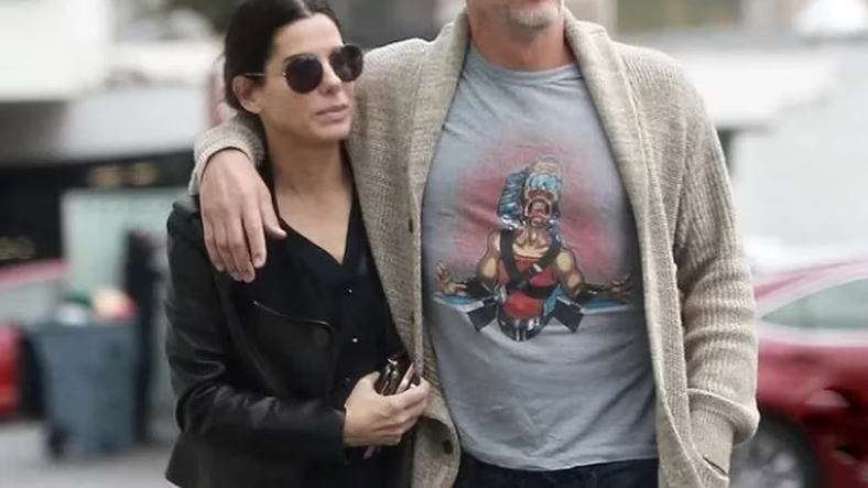 ELA: la enfermedad por la que murió a los 57 años el novio de Sandra Bullock
