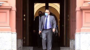 Kulfas planteó compromiso de todos los sectores para que el salario le gane a la inflación