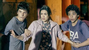 Netflix: La biopic que reconstruye la dura infancia de Carlos Tévez