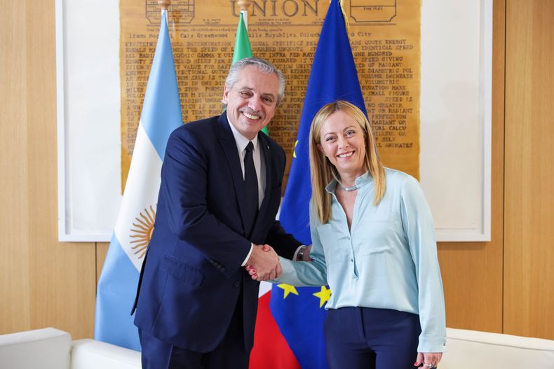 El Presidente mantuvo una reunión bilateral con Giorgia Meloni, primera ministra de Italia.