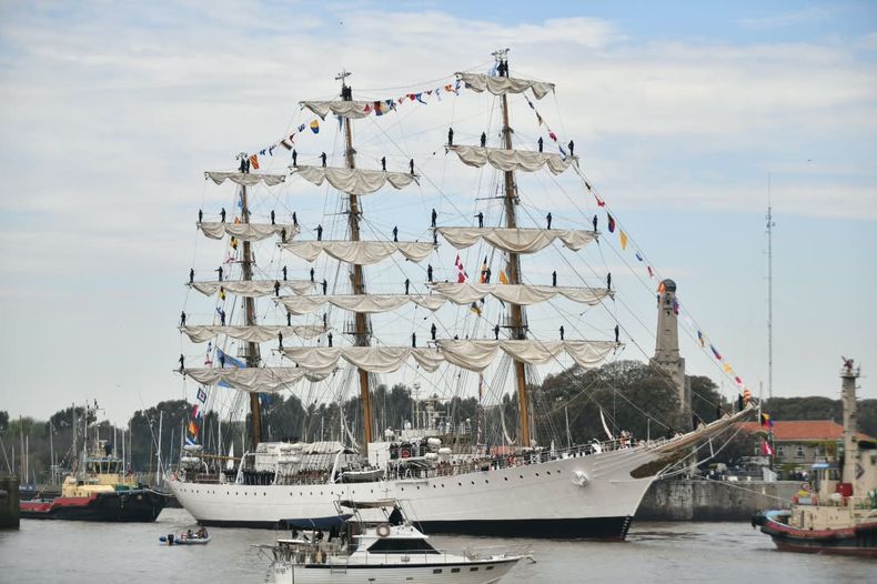 La Fragata Libertad arribó a Buenos Aires, tras su 54 Viaje de Instrucción. Foto: NA / Juan Vargas