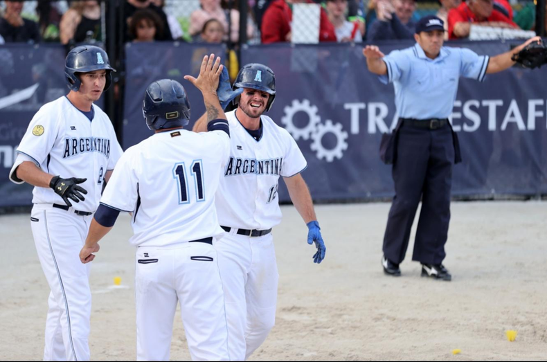 Argentina festejó su segunda victoria en el Mundial de sóftbol.