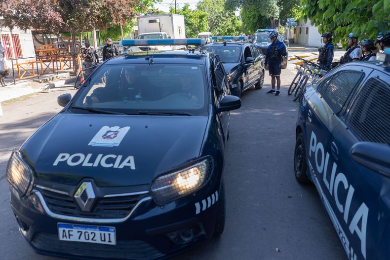 La Policía de Mendoza realizó una serie de operativos en Godoy Cruz, Guaymallén y Las Heras.