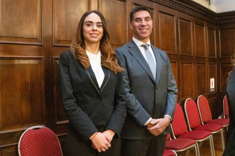 Los legisladores nacionales por LLA Facundo Correa Llano y Julieta Metral Asensio, presentes en la Legislatura de Mendoza.