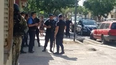 El individuo se atrincheró en una casa de calle Berutti y Alem.&nbsp;