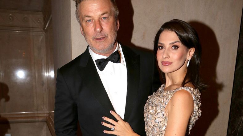 Baldwin y su esposa Hilaria detenidos por la policía en la carretera: ¿se complica su situación en la causa?