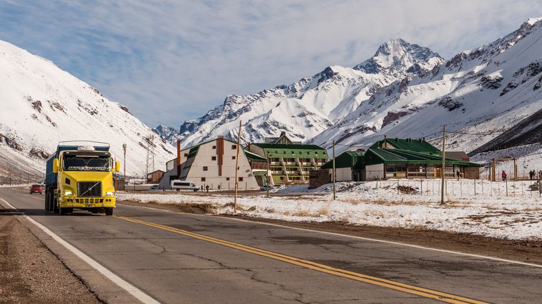 El Gobierno nacional dio un nuevo paso en el proceso de concesión privada de rutas nacionales y Mendoza quedó incluida. El Gobierno nacional dio un nuevo paso en el proceso de concesión privada de rutas nacionales y Mendoza quedó incluida.