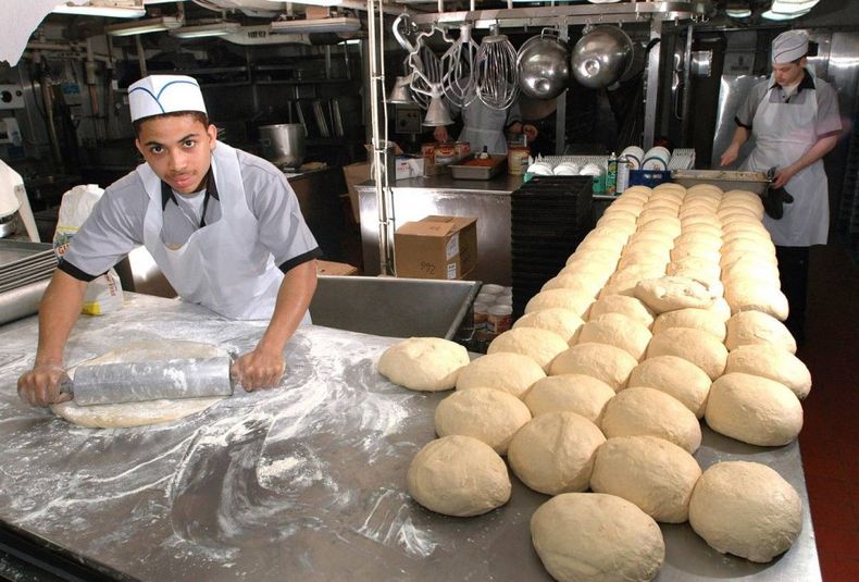 No puede haber 8 millones de niños con hambre en el país de los cereales, de la leche, de las mejores carnes, de las frutas de todas las estaciones. Algo estamos haciendo muy mal.