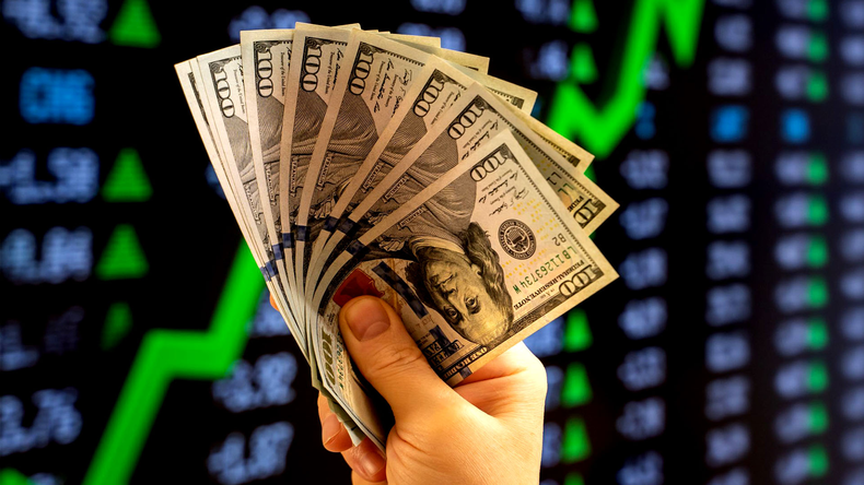 Otra jornada positiva: el dólar retrocede y los bonos argentinos repuntan en Wall Street