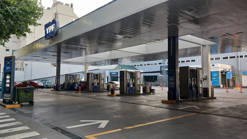 Las estaciones de servicio amanecieron este mi&eacute;rcoles con un nuevo aumento de combustible.