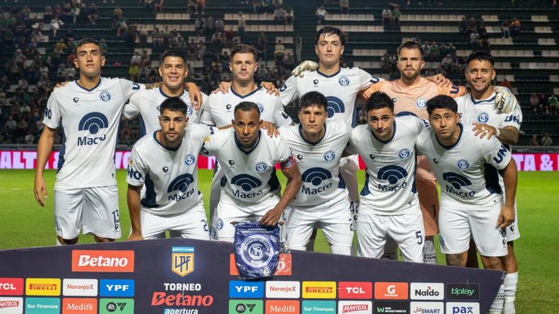 El Azul buscará mañana imponer su fútbol en Banfield.