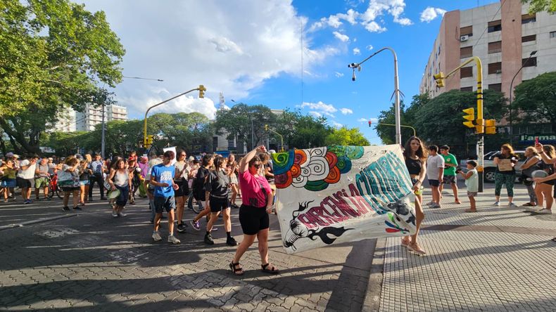 Movilización contra el Decreto de Necesidad y Urgencia en San Rafael.