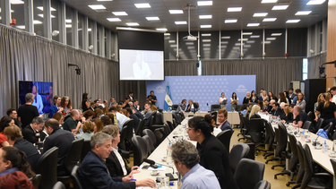 presupuesto 2026: el oficialismo busca ganarle la pulseada a la oposicion para postergar el debate