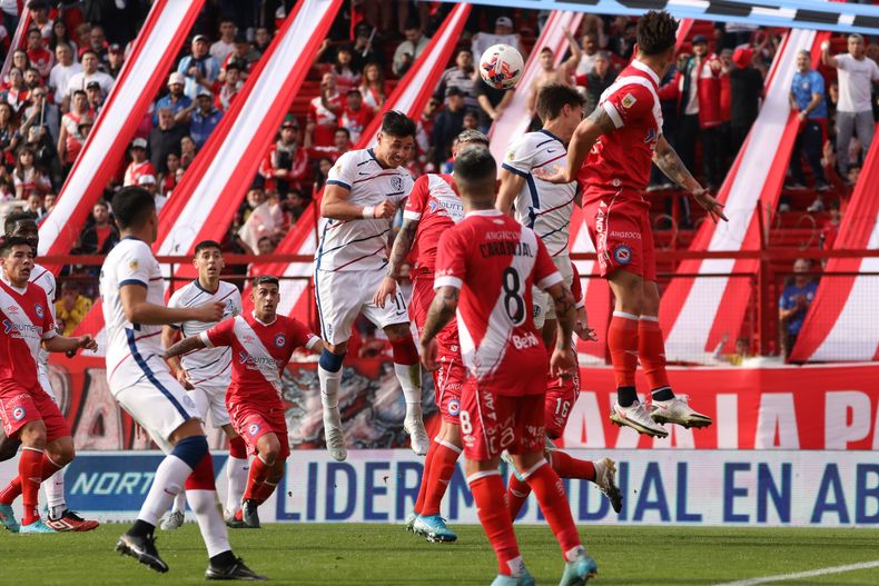 San Lorenzo con el grito del final superó a Argentinos